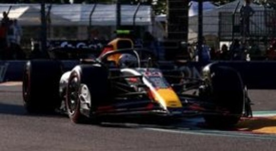 Immagine di RED BULL RB21 N.22 EMILIA ROMAGNA GP 2025 400th GP YUKI TSUNODA 1:43