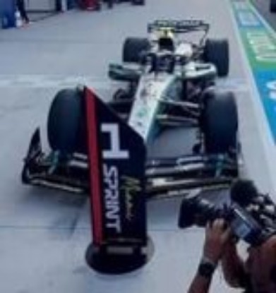 Immagine di MERCEDES W16 N.12 POLE SPRINT MIAMI GP 2025 K.ANTONELLI + PIT BOARD 1:43