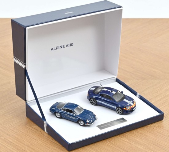Immagine di GIFT BOX ALPINE A110 GENDARMERIE 2022 1:43