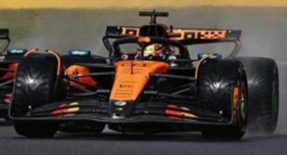Immagine di MCLAREN MCL39 N.81 WINN.BELGIUM GP 2025 RAIN TYRES O.PIASTRI 1:43