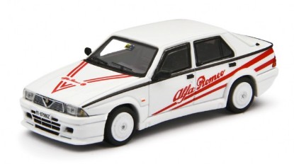 Immagine di ALFA 75 1.8i TURBO EVOLUZIONE 1987 WHITE/DECAL 1:64