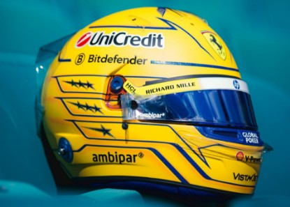 Immagine di HELMET LEWIS HAMILTON MIAMI GP 2025 1:5