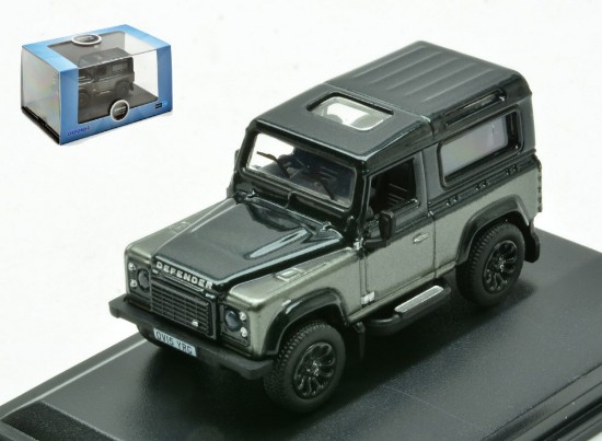 Immagine di LAND ROVER DEFENDER 90 STATION WAGON SILVERGUN/BLACK 1:76