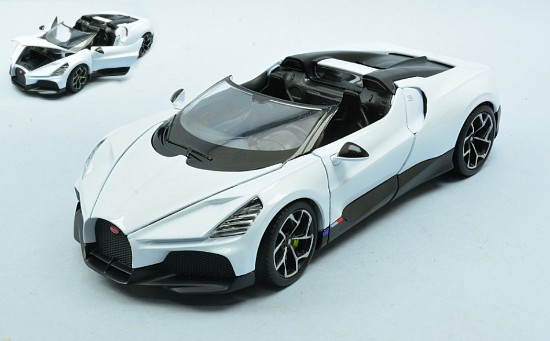 Immagine di BUGATTI W16 MISTRAL WHITE 1:24