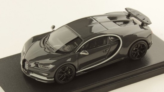 Immagine di BUGATTI CHIRON SPORT GREY CARBON W/RAFALE MET.SILVER FRAME 1:43